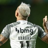 Sigue encendido: Eduardo Vargas le marca un doblete al próximo rival de Colo Colo