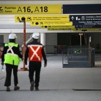 Amplían detención de ciudadano ecuatoriano sorprendido en zona de carga del Aeropuerto de Santiago intentando subirse a avión