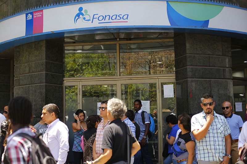 Finaliza la venta de bonos de FONASA.