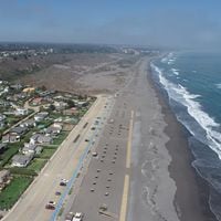 Hasta cinco metros menos de arena por año: las playas chilenas que podrían desaparecer en solo 10 años