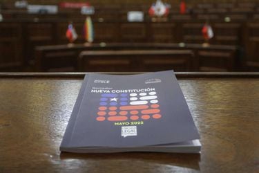 Las reformas a la nueva Constitución que proponen 24 abogados y académicos por el Apruebo