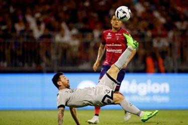 “Esta chilena sí va al Mundial”: el provocador enfoque de un diario argentino al gol de Messi por el PSG