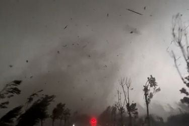 Tornado deja al menos 10 muertos en el este de China