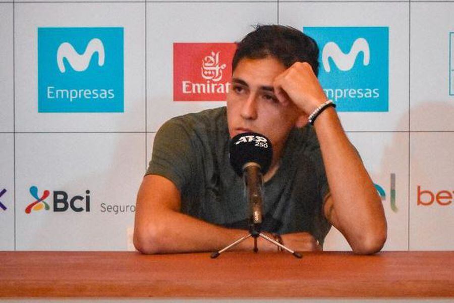 Alejandro Tabilo se mostró desanimado tras la derrota en la primera ronda del Chile Open