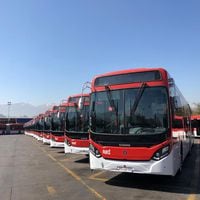 Ministro Muñoz admite “conversaciones” con empresas de buses RED por problemas financieros