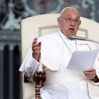 “Ya hay mucha mariconería”: reportan polémicos dichos del Papa Francisco para referirse a los homosexuales