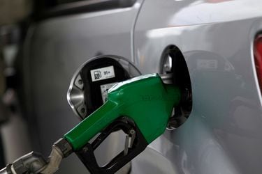 Enap informa baja del precio de los combustibles a partir de este jueves