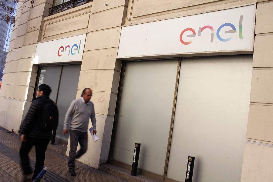 Enel Américas anota su primera jornada al alza tras anuncio de aumento de capital La Tercera