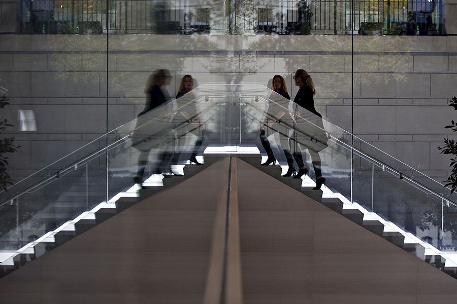 Media Preview Of New Apple Inc. Michigan Avenue Store