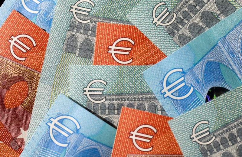 Euro Notes As Currency Headed For Fourth Daily Advance