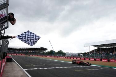 Carlos Sainz da el golpe y consigue su primer triunfo en la Fórmula 1 en Silverstone