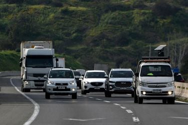 Cinco personas fallecidas y la salida de 40 mil vehículos menos de lo proyectado: Carabineros entrega balance del fin de semana 