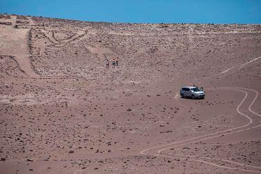 Tres personas pasarán a control de detención por causar daños irreparables en geoglífico "Gigante de Tarapacá"