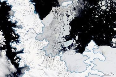 Olas de calor generan desprendimiento de una gigantesca plataforma de hielo en la Antártica