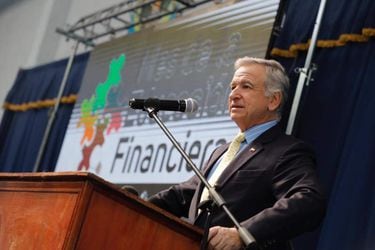 Felipe Larraín, ministro de Hacienda.