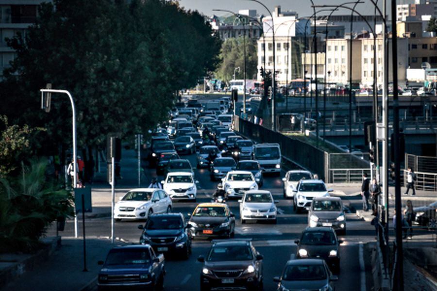 La avenida Manuel Rodríguez, a la altura de Agustinas, fue uno de los puntos con mayor congestión esta mañana. Foto: Luis Sevilla/La Tercera