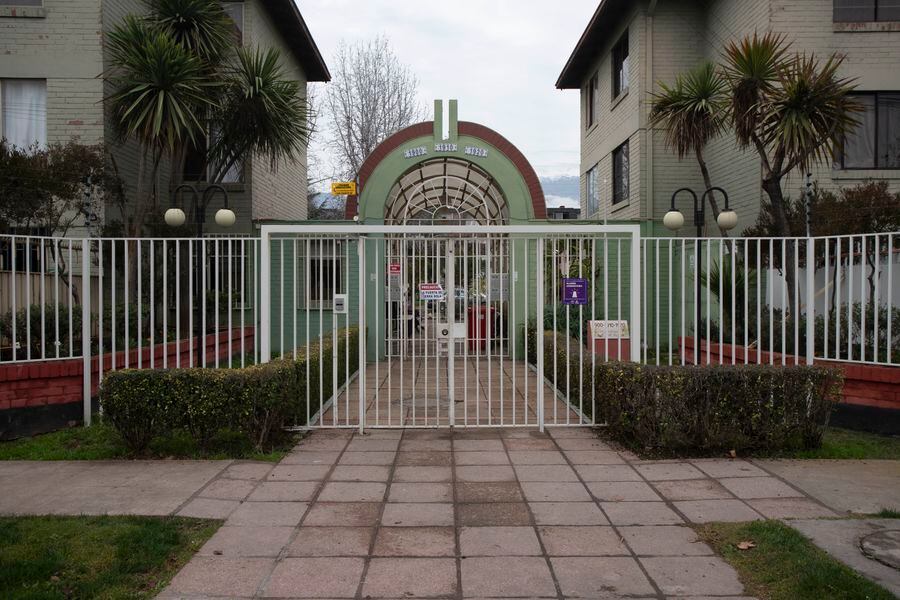 Condominio en Ñuñoa en que está el departamento que la Fundación Democracia Viva registró como su sede.
