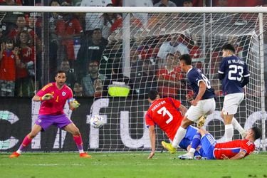 Claudio Bravo y el triunfo ante Paraguay: “En las eliminatorias debemos hacer siempre partidos como este, nunca bajar los brazos”