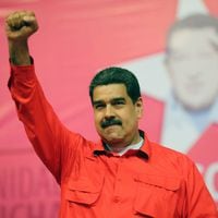 Maduro mantiene en suspenso viaje a cambio de mando