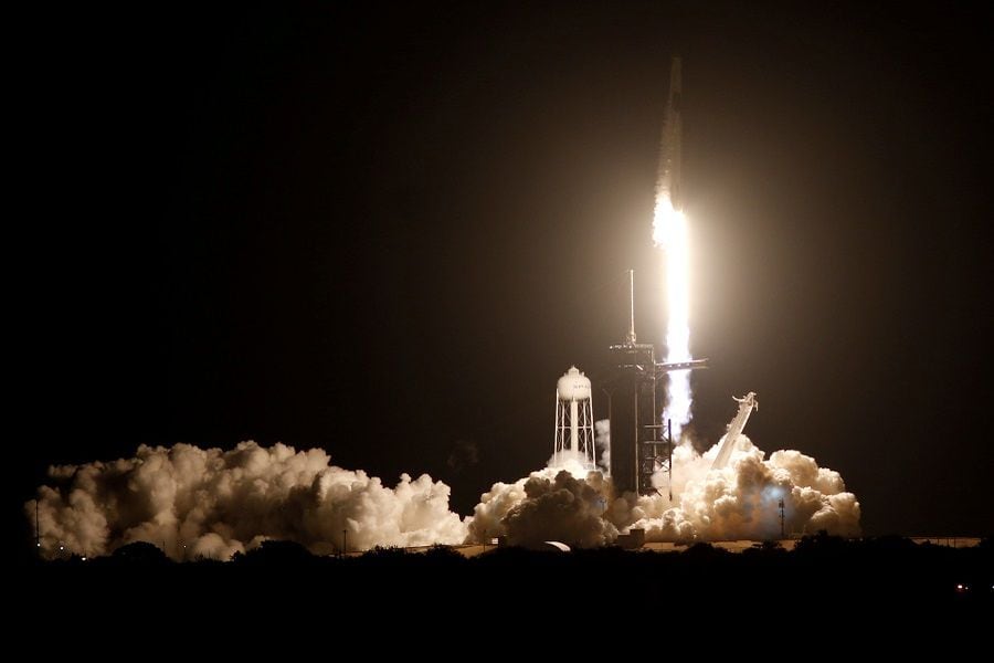 SpaceX anuncia la primera misión al espacio con una tripulación completamente civil - La Tercera