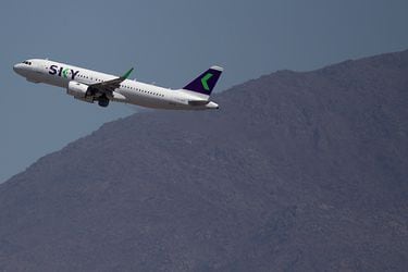 Aerolínea inaugura vuelo directo de Santiago a Bariloche: viaje durará 2 horas 
