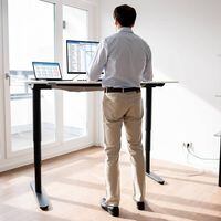 Trabajar de pie: ¿podría mejorar nuestra postura y productividad?