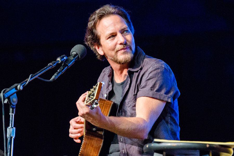 Eddie Vedder anuncia dos shows en solitario en Brasil La Tercera
