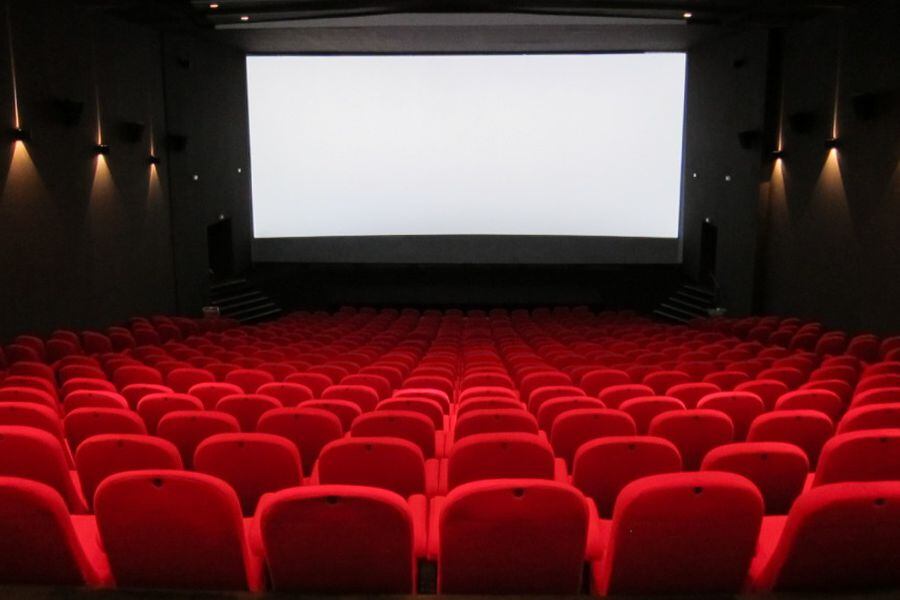 Diputados proponen que salas de cine permitan ingreso con confites adquiridos fuera de sus locales - La Tercera