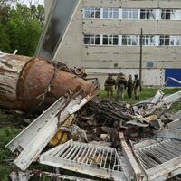 Bombardeo ruso parte por la mitad una torre de televisión de 250 metros de alto en Ucrania