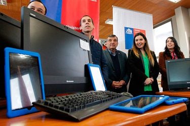 Computadores-y-tablets-Liceo-de-aplicaciones
