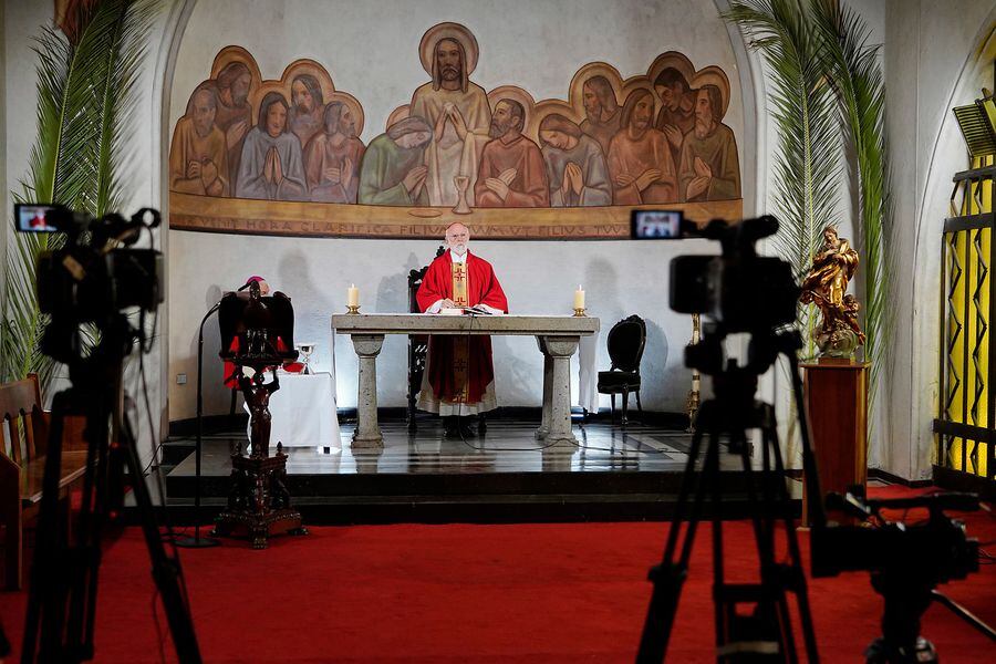 Religión en cuarentena: Cómo mantener los ritos - La Tercera