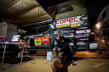 Pilotos del Team Maxus acondicionaron dos T60 para enfrentar el Dakar 2022