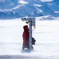 La fascinante y gélida búsqueda de meteoritos de dos científicas en la Antártica