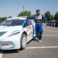 El primer auto eléctrico de rally debuta en Chile en las manos de Jorge Martínez