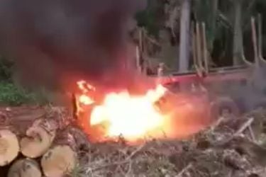 Los Ríos: queman maquinarias en zona rural de La Unión en nuevo ataque a faena forestal en la zona