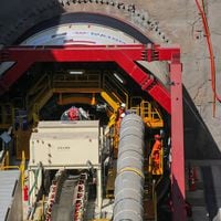 Piques, túneles y consultas: cómo avanza la construcción de las próximas líneas del Metro de Santiago