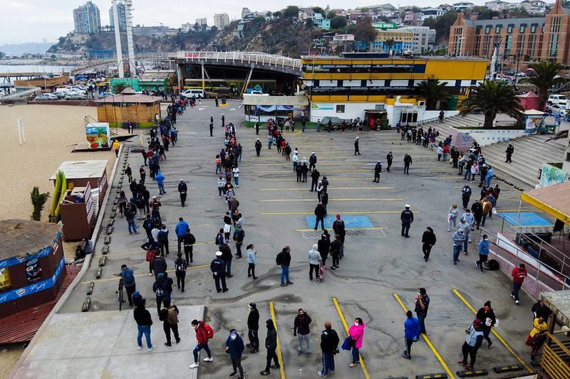 Largas filas en Calera Portales (Valparaíso)