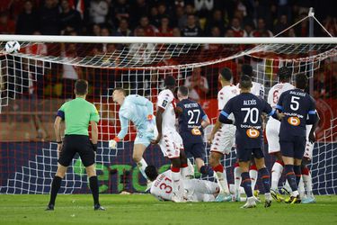 El golazo de tiro libre de Alexis Sánchez contra Mónaco destaca entre los mejores de fin de año en la liga francesa.