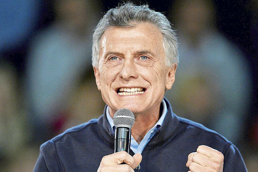 Argentine-President-Mauricio-Macri--gestures-during-a-closing-campaign-rally-ahead-of-primary-(46439028)