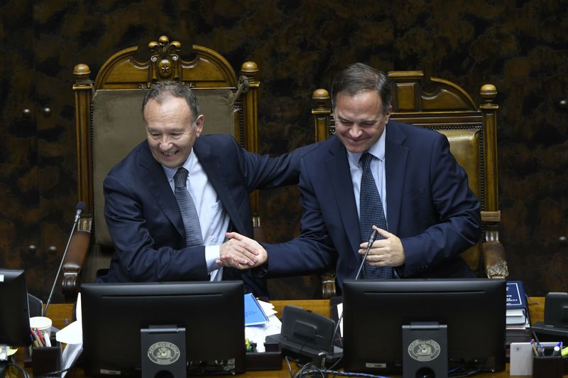 José García Ruminot y Matías Walker asumen la presidencia del Senado.