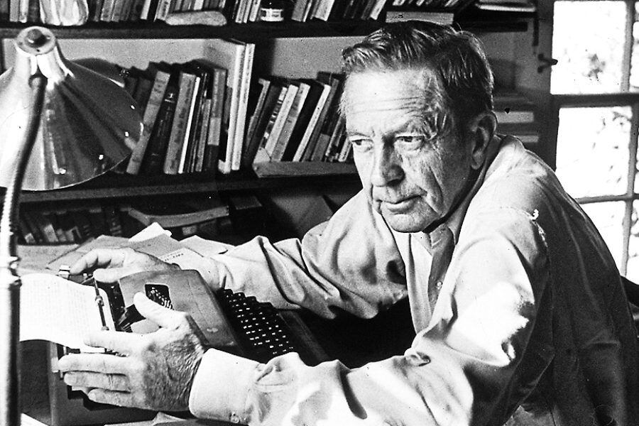 John Cheever. Творчество Джон Чивер. Писатель пишет. Дельгив писатель.