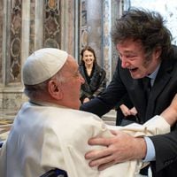 Milei sella la “paz” con el Papa Francisco en medio de complejo momento político para su gobierno