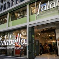 Falabella repunta en el cuarto trimestre, pero cierra 2023 con fuerte caída de ingresos y ganancias