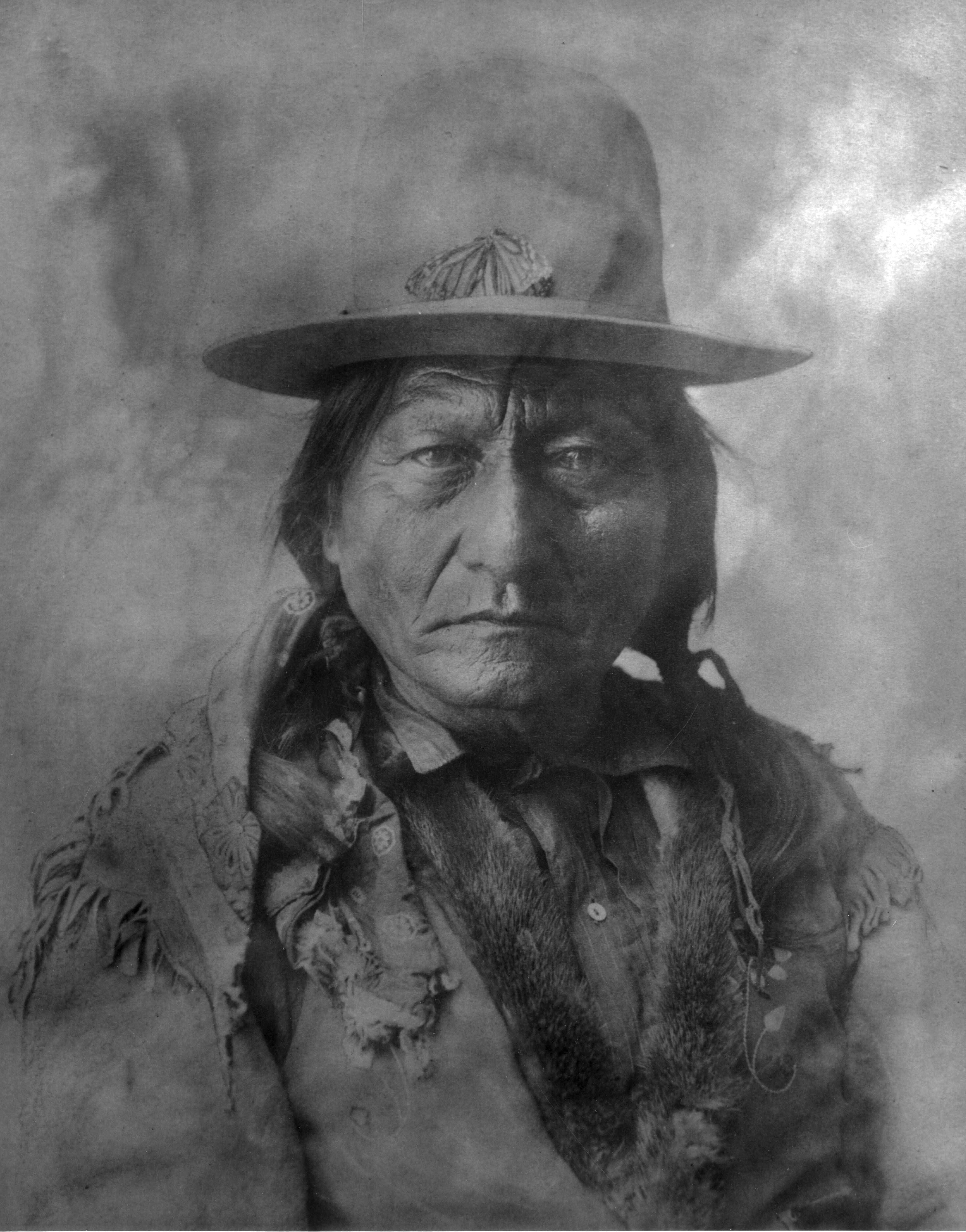 “Toro Sentado”, el legendario líder de los Sioux se niega a desaparecer: pruebas de ADN confirman que tiene un bisnieto vivo que ahora podrá decidir sobre el descanso definitivo de los restos del jefe indígena