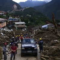 Al menos tres muertos deja derrumbe de edificio tras fuertes lluvias en Río de Janeiro