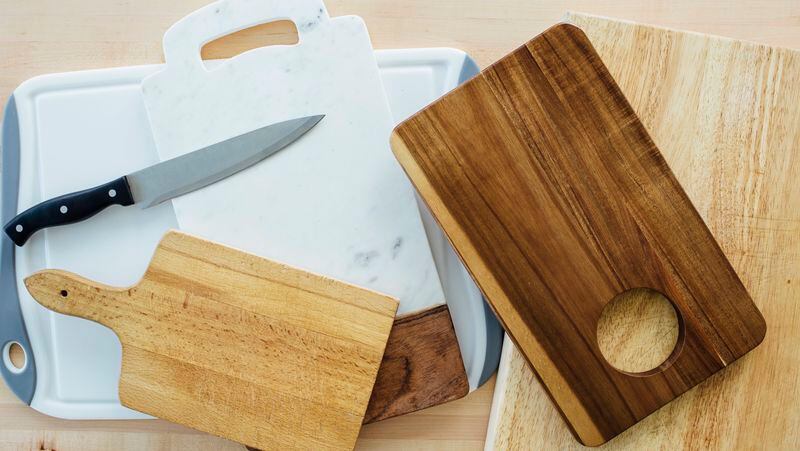 Mejor tabla de cortar: ¿madera o plástico?