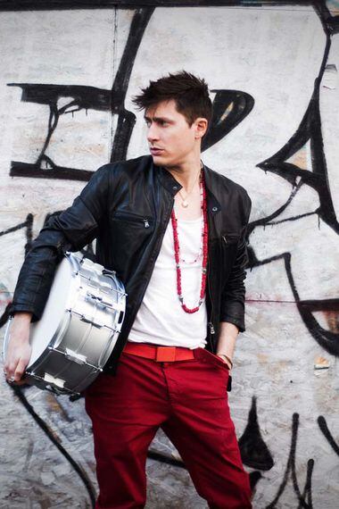 Jon Grandcamp, el reputado músico francés que se casó con Ana Tijoux - La Tercera Jon Grandcamp, el reputado músico francés que se casó con Ana Tijoux - La Tercera