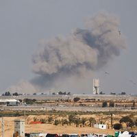 Informan muerte de al menos 14 palestinos en nuevos bombardeos israelíes contra sur de la Franja de Gaza