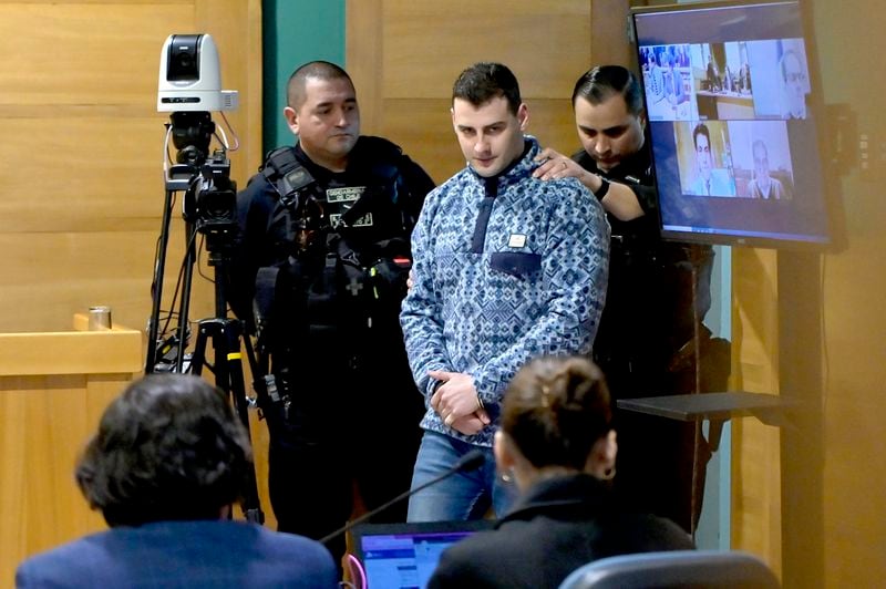 El Tribunal Oral en lo Penal de Temuco sentenció a Martín Pradenas 17 años de cárcel por la violación de Antonia Barra y otras seis agresiones sexuales.