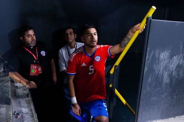 Paulo Díaz, en el túnel del Monumental, después de ser expulsado